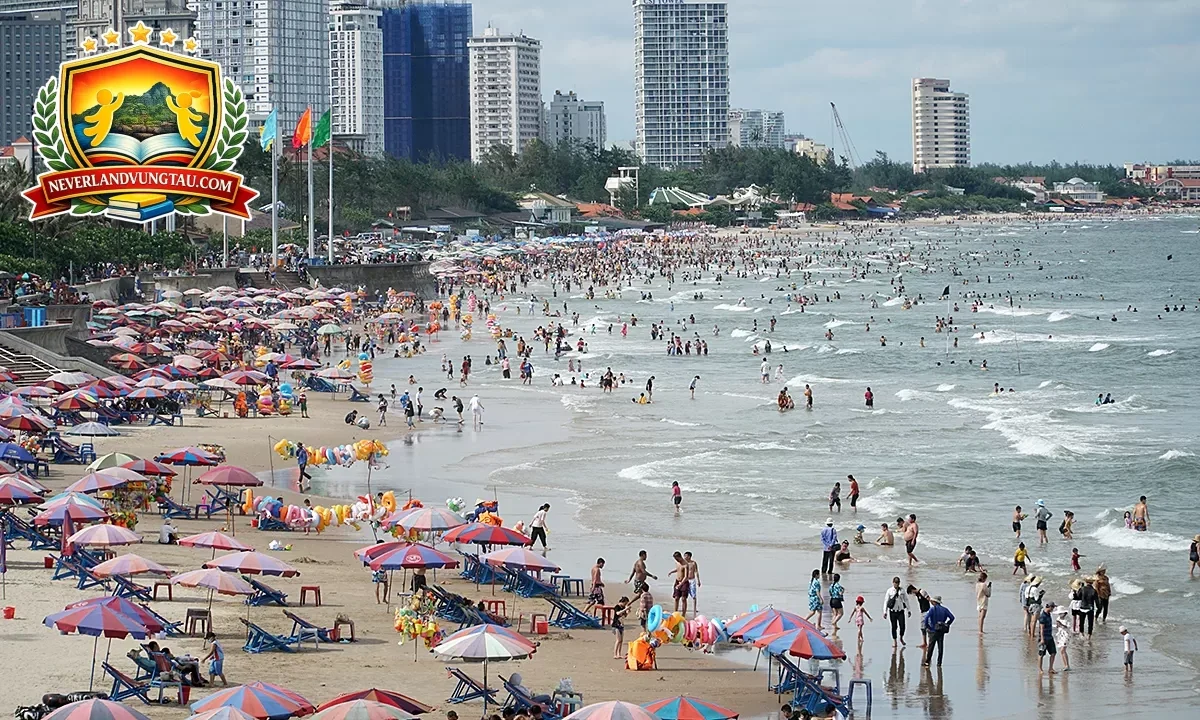 ngọn hải đăng Vũng Tàu biểu tượng cổ kính